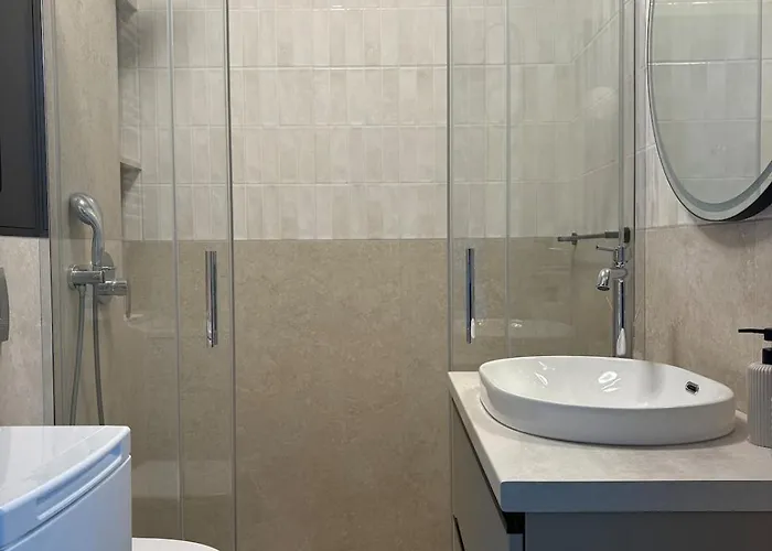 - Modern Center Doki Living & Parking Foodhall Apartman