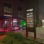 شقة - Modern Center Doki Living, Foodhall & Parking *