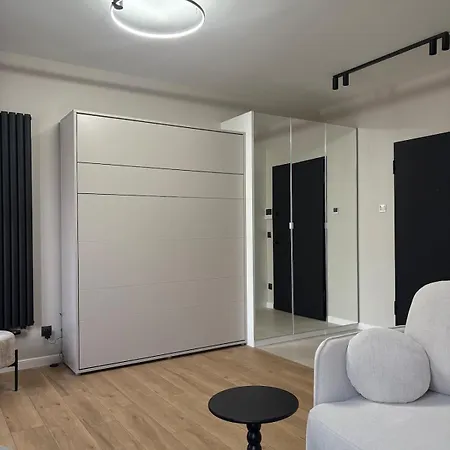 - Modern Center Doki Living, Foodhall & Parking Apartment Gdansk