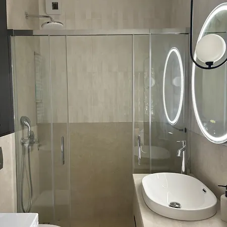 Apartman - Modern Center Doki Living, Foodhall & Parking Gdańsk
