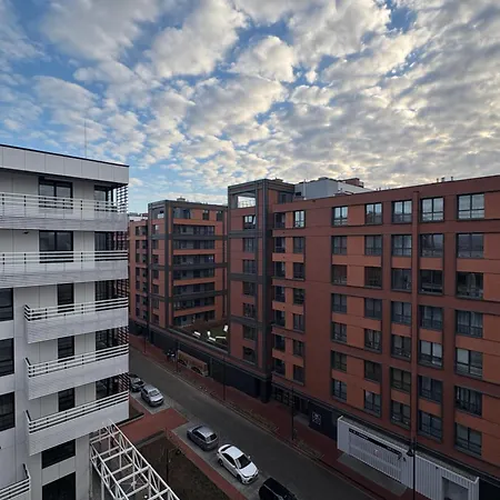 - Modern Center Doki Living, Foodhall & Parking Apartment Gdansk