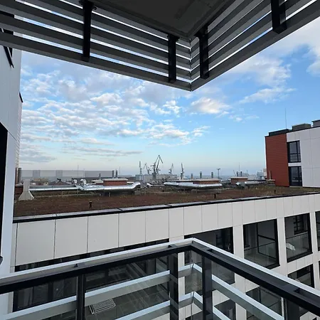 - Modern Center Doki Living, Foodhall & Parking Apartment Gdansk