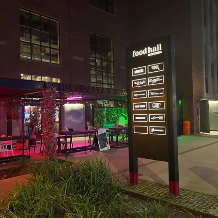 Apartamento - Modern Center Doki Living, Foodhall & Parking *