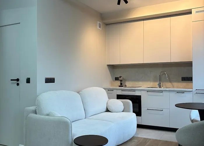 - Modern Center Doki Living, Foodhall & Parking 公寓 格但斯克