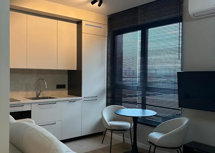 - Modern Center Doki Living, Foodhall & Parking * 格但斯克