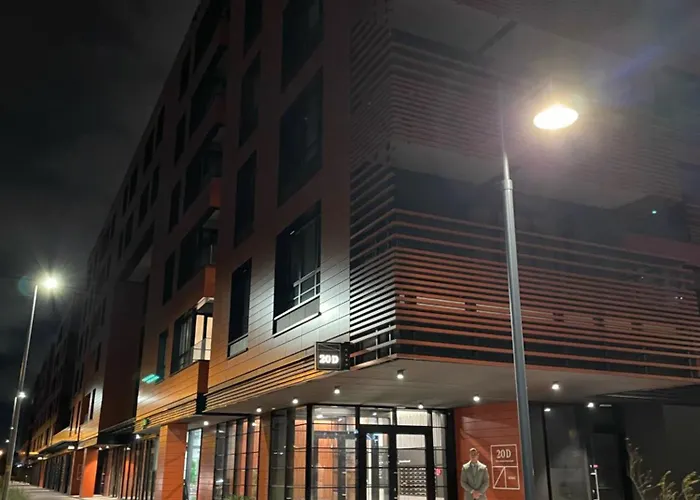 - Modern Center Doki Living & Parking Foodhall Appartement